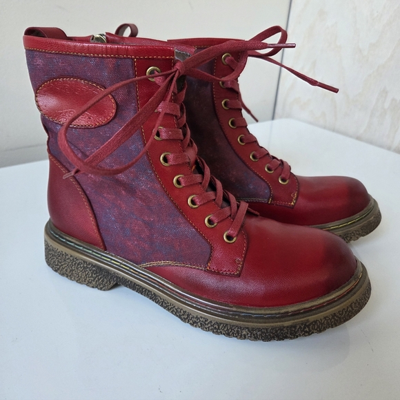 Boots - Picture 1 of 6